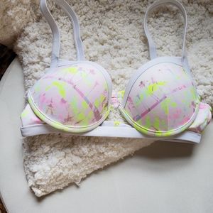 Victoria secret bikini (top and bottom)